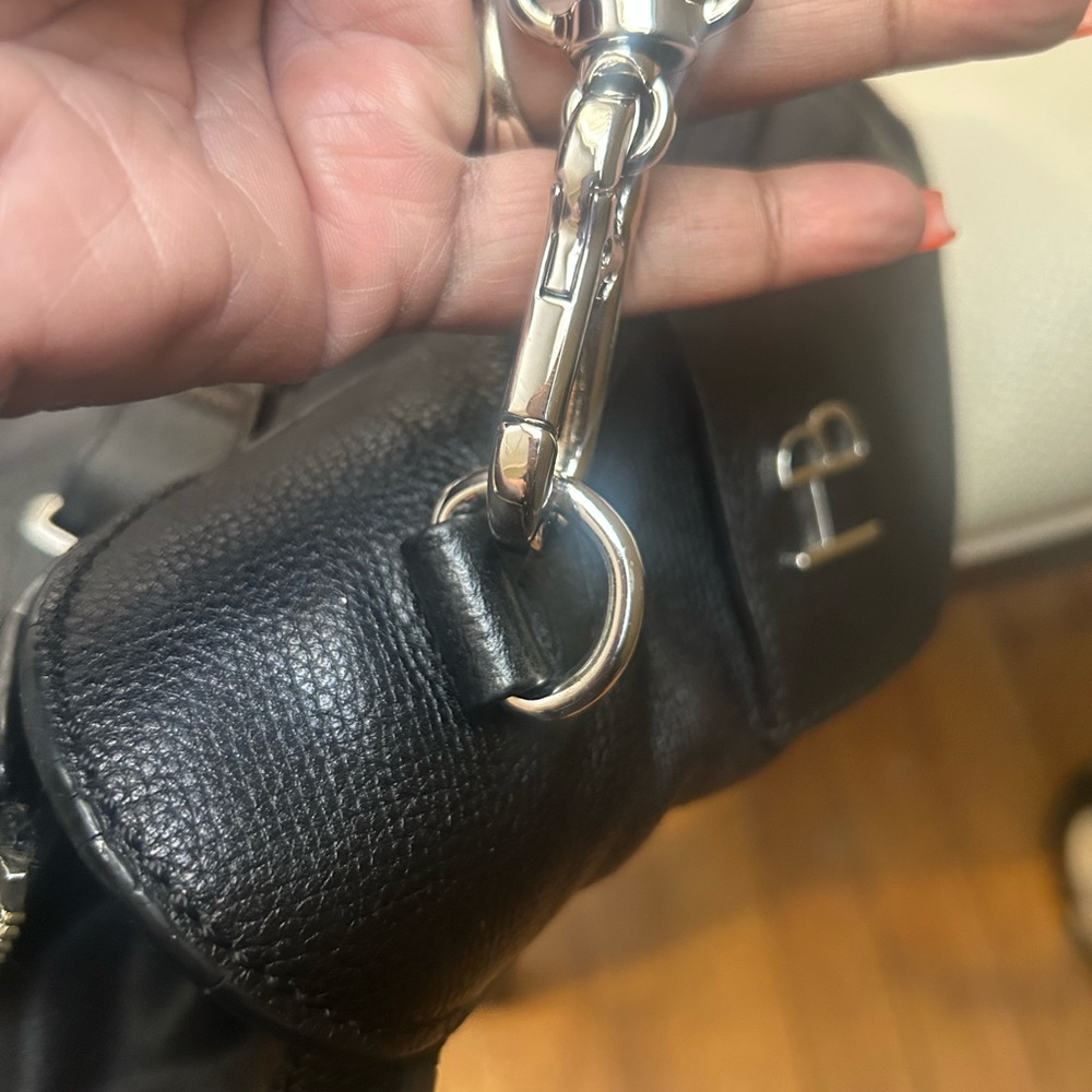 Henri Bendel Bag Chic Spruce Street Satchel Henrino longer available online - Picture 9 of 14